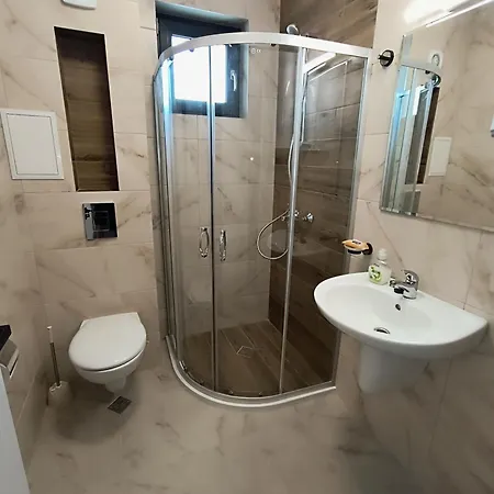 Apartment 10 улица македония 33 *