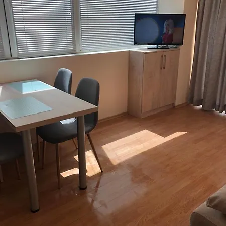 първа линия лазур Apartment Pomorie