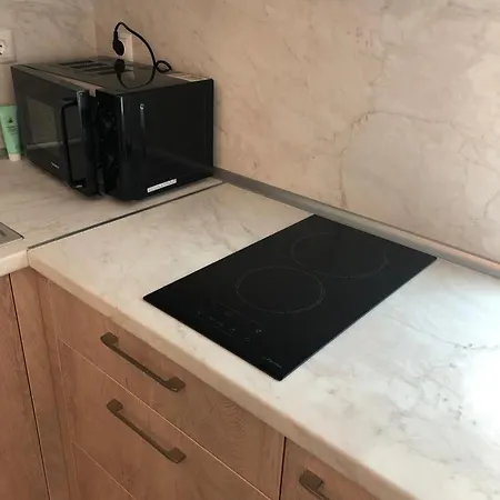 Apartment първа линия лазур