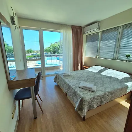 Apartment първа линия лазур Pomorie
